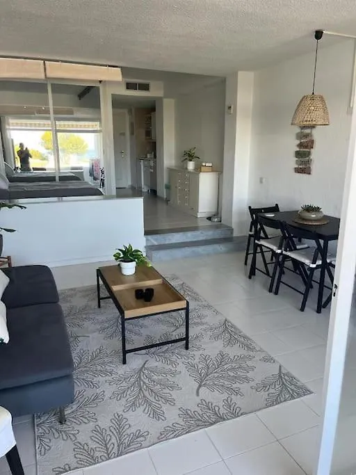 Rancho Miraflores Seaview Studio 라칼라데미야스 아파트
